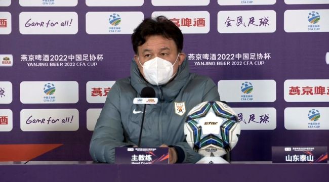 剧集《企鹅人》海报情感戏看点：猫女与蝙蝠侠BTW，就像007中不能缺少邦女郎，蝙蝠侠身边又怎能少了猫女？
