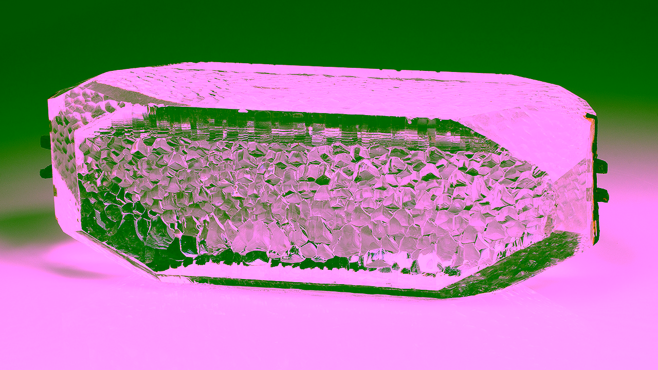 What is the difference between natural quartz and synthetic quartz?